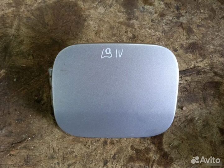 Лючок бензобака Mitsubishi Lancer седан 1.6 4G18