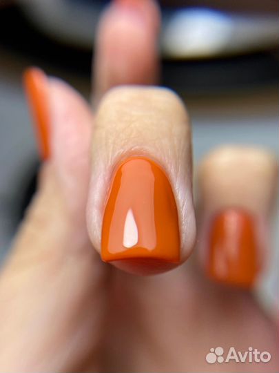 Модель на маникюр