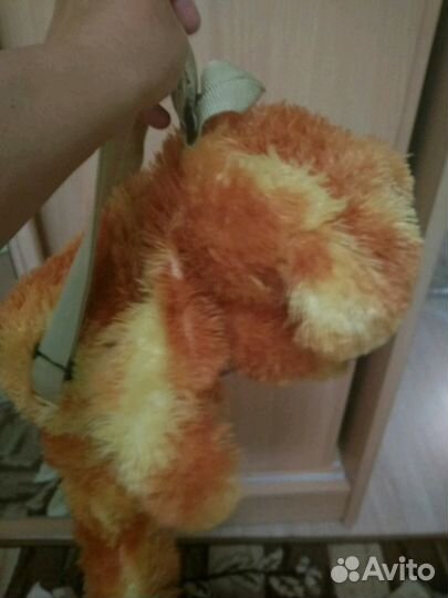 Классный пушистый рюкзаг - собака