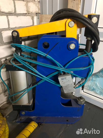 Клепальный станок