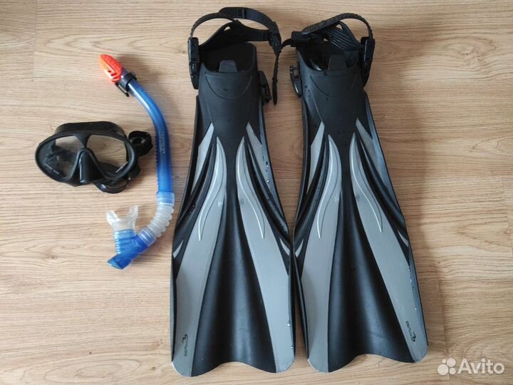 Ласты для плавания, маска и трубка для ныряния