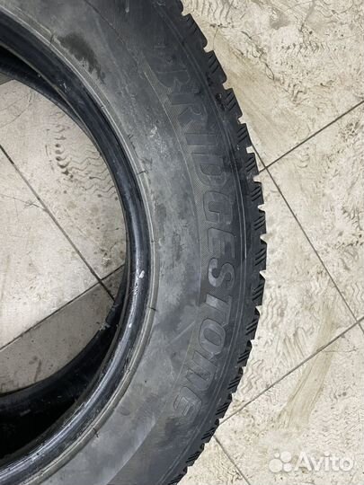 Bridgestone Blizzak Spike-01 225/65 R17