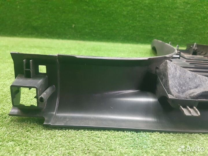 Обшивка стойки левая Audi Q3 8UB cczc 2013