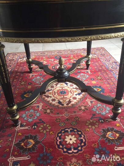 Старинный стол