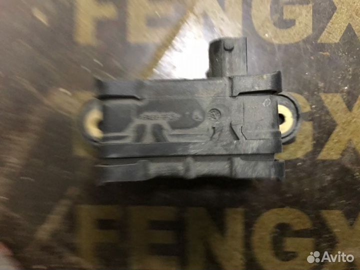 Датчик ускорения Mercedes M-Класс W164