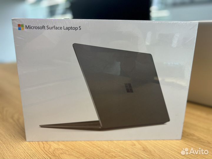 Microsoft surface laptop 5