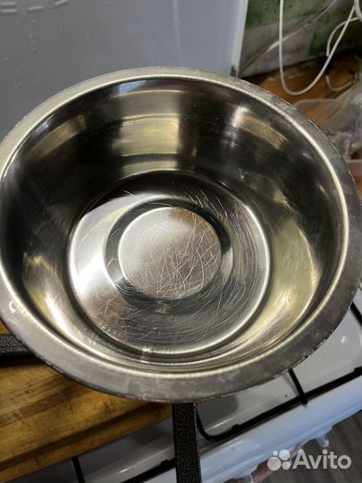 Подставка с мисками