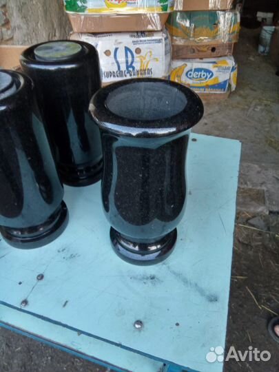 Вазы из гранита