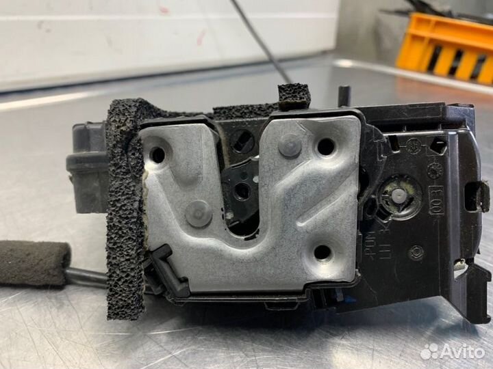 Замок двери задней левой Renault Kaptur kaptur F4R