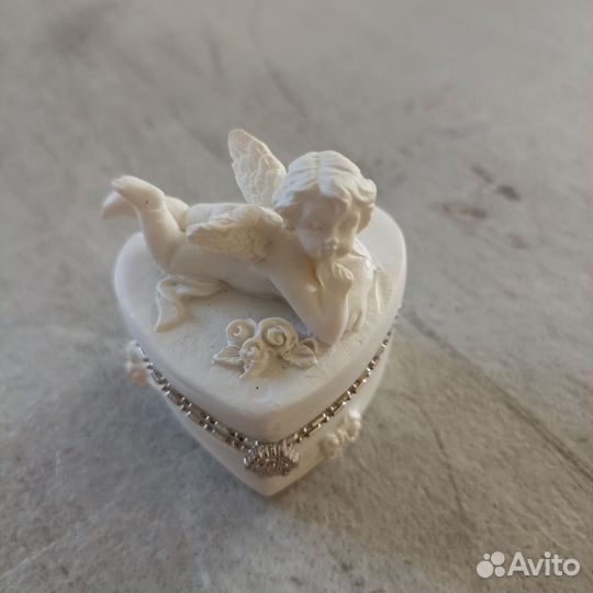 Шкатулка для украшений с ангелом