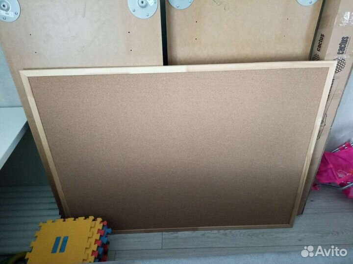 Доска пробковая для объявлений 90х120