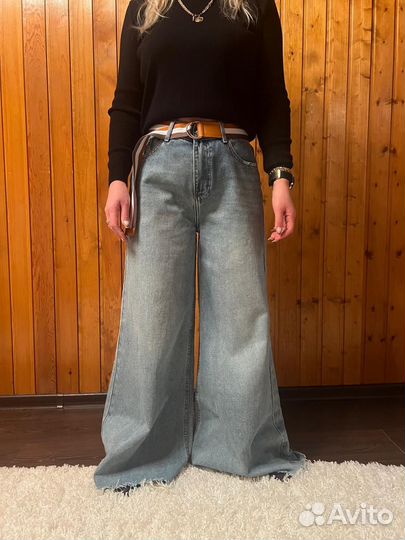 Джинсы широкие