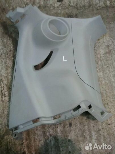 Обшивка стойки багажника левая верхняя honda Pil