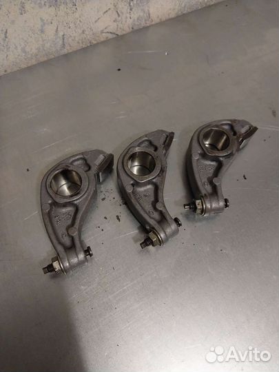 Коромысло. Толкатель клапана. K7M K7J