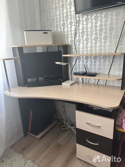 Компьютерный стол