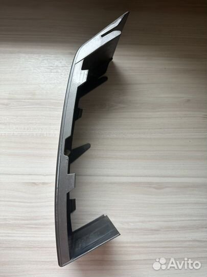 Молдинг под фонарь задний правый