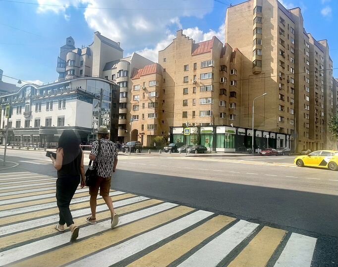 Уникальное угловое помещение с арендаторами