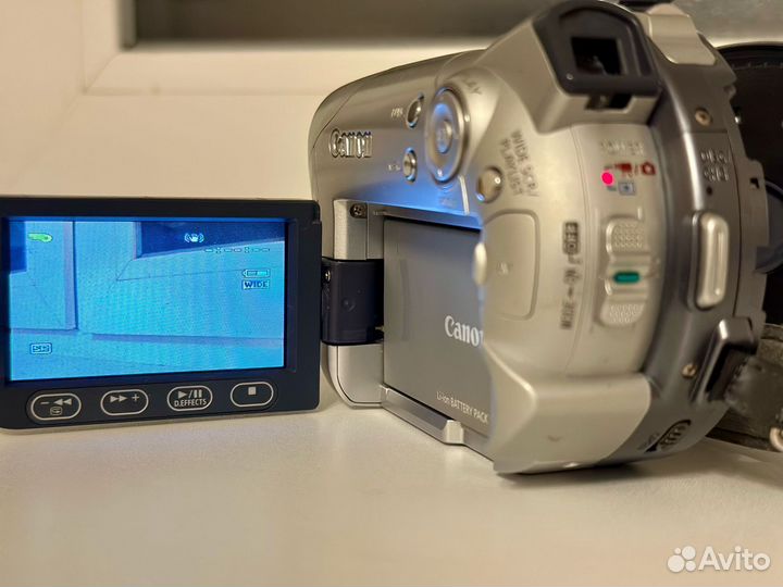 Видеокамера canon