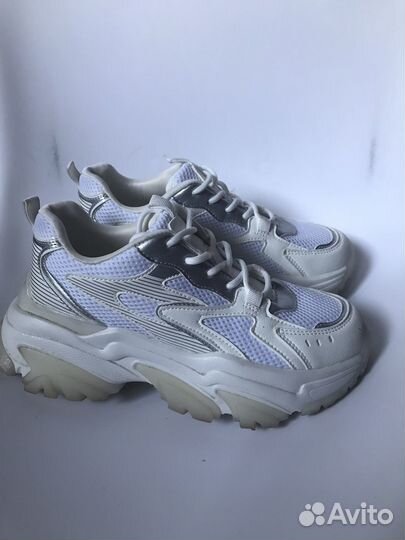 Кроссовки женские