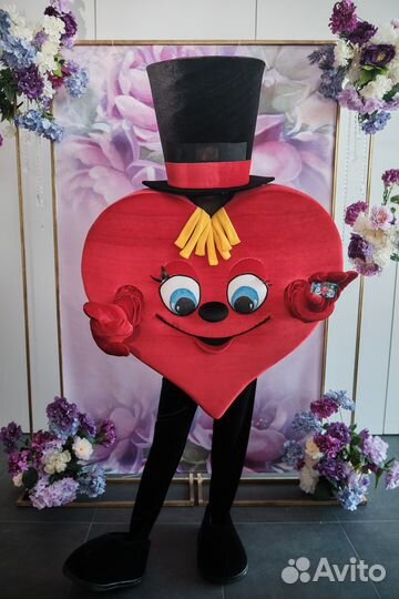 Ростовая кукла Сердце, Купидоны