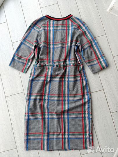 Стильное платье Akimbo