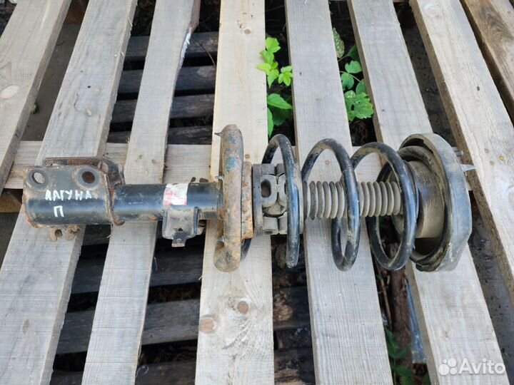 Амортизатор передний Renault Laguna 1