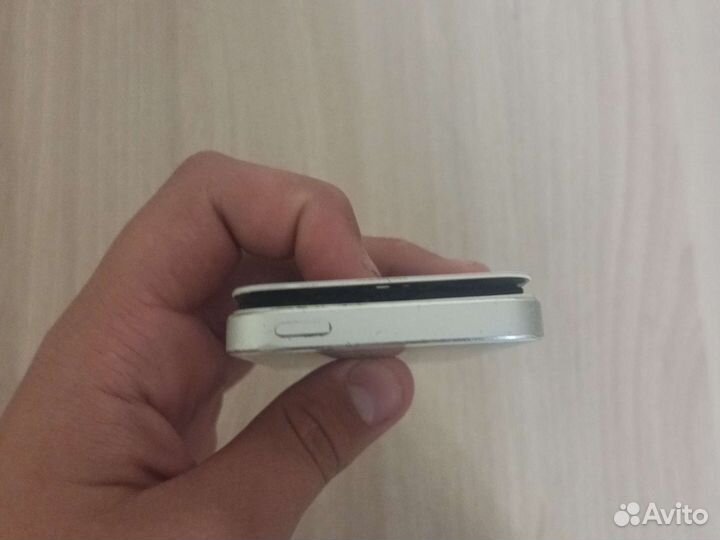Телефон iPhone 5s