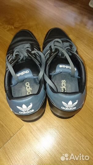 Футбольные бутсы adidas