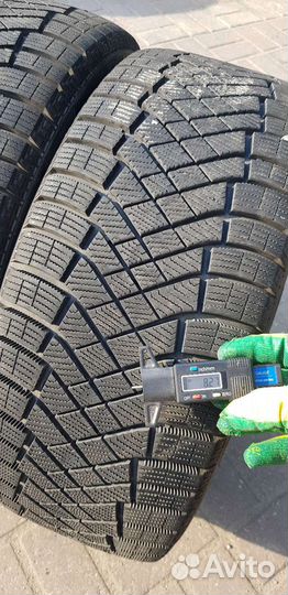 Pirelli Ice Zero FR 225/45 R18