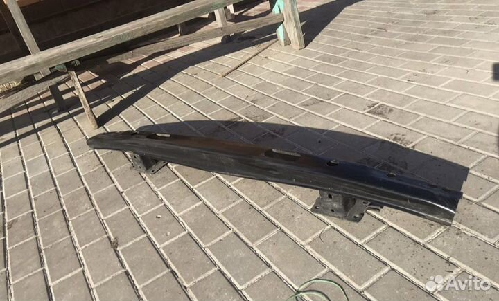 Усилитель бампера фольксваген Т 5