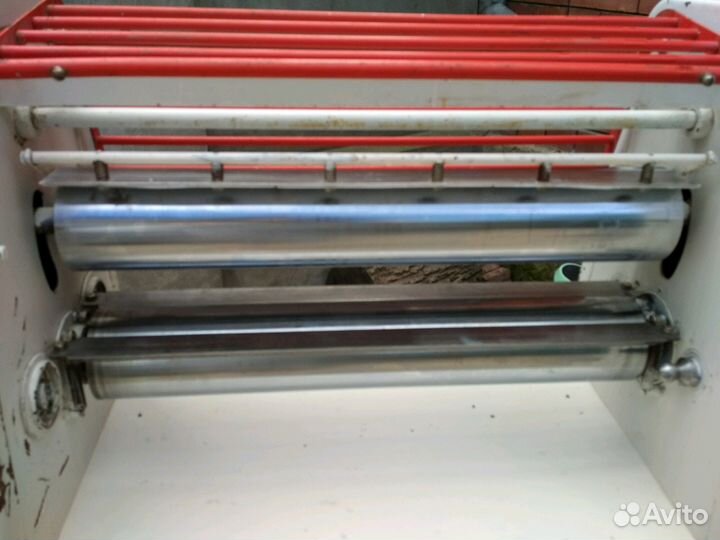 Тестораскатка тестораскаточная машина