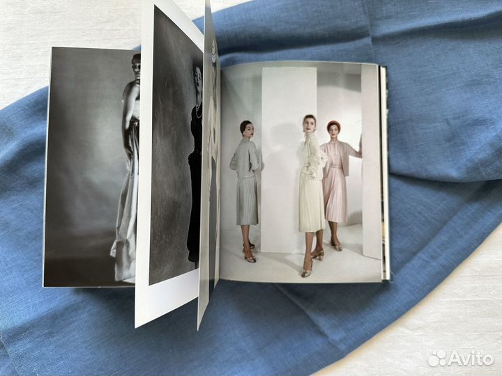 Книга Vogue on Christian Dior