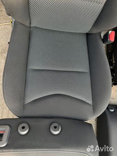 Сиденья Citroen C4 B7 2013