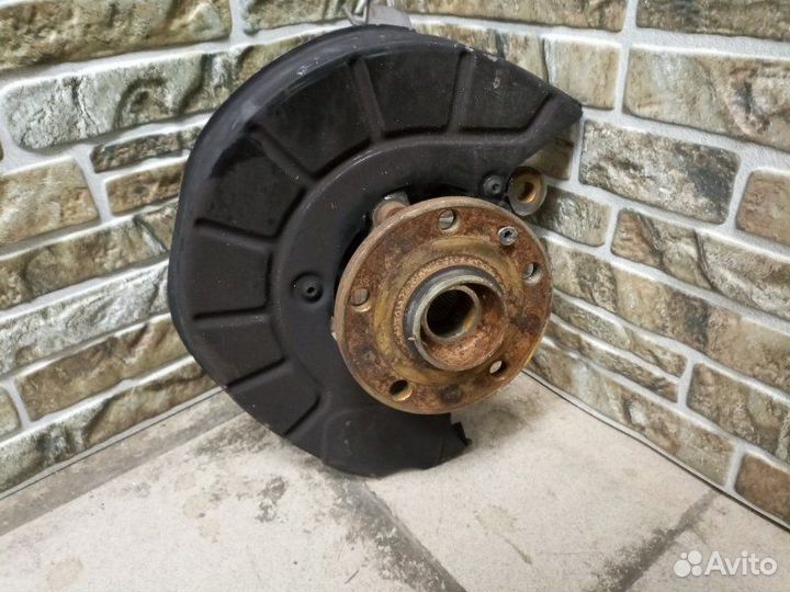 Цапфа/кулак поворотный передний правый Audi Q3/RS