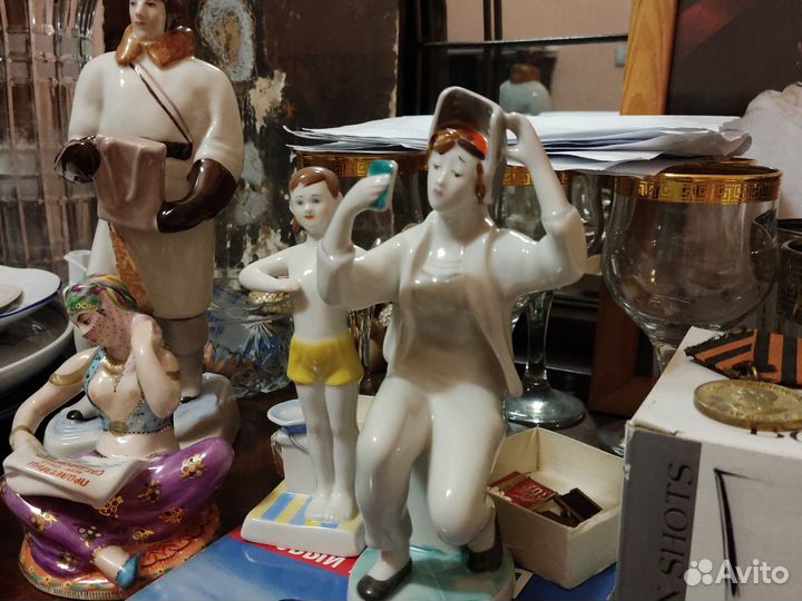 Фарфоровая статуэтка Лётчик лфз СССР