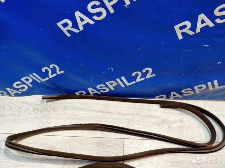 Уплотнитель дверного проема Toyota Mark Ii GX90