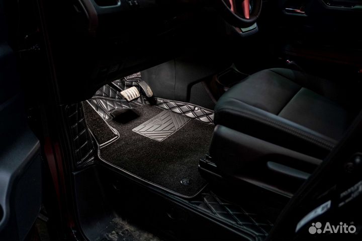 Коврик в багажник на Toyota HiAce