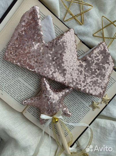 Детская корона и волшебная палочка