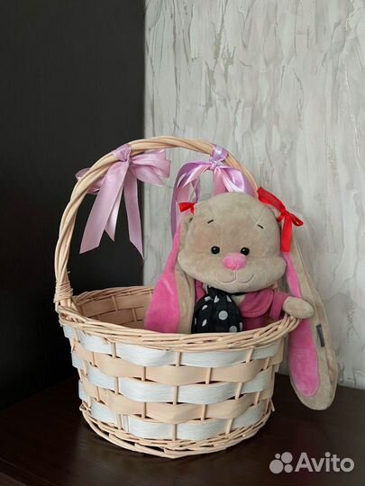 Подарочная плетеная корзина
