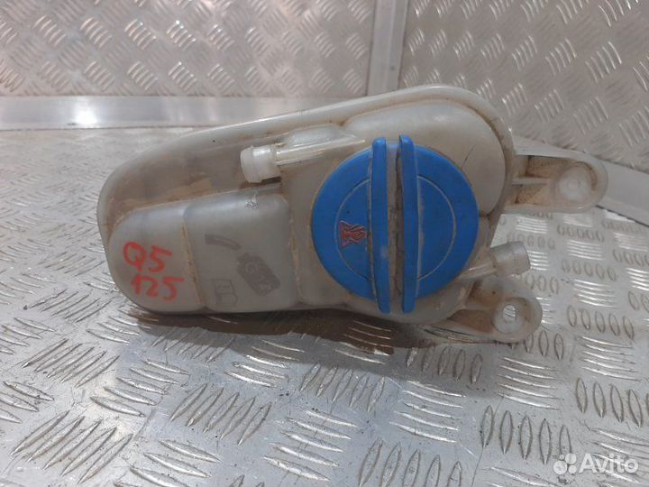 Бачок расширительный Audi Q5 8R CDN 2011