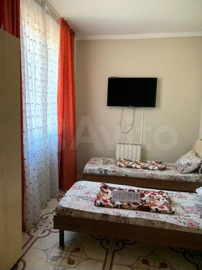 Дом 1200 м² на участке 10 сот.