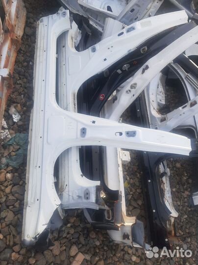 Левый порог со стойкой Ниссан Жук,Nissan Juke