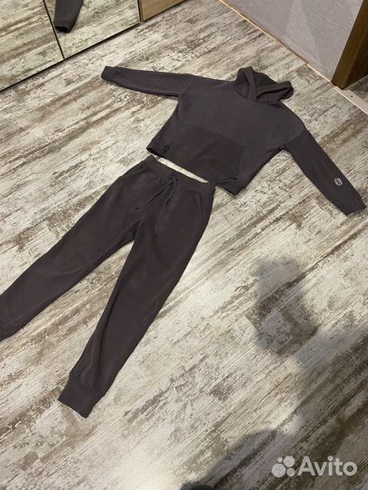 Спортивный костюм женский