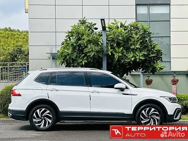 Volkswagen Tiguan L 2.0 AMT, 2022, 29 000 км