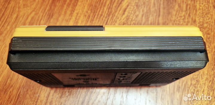 Радиоприемник Альпинист-321 СССР 1988 г ретро