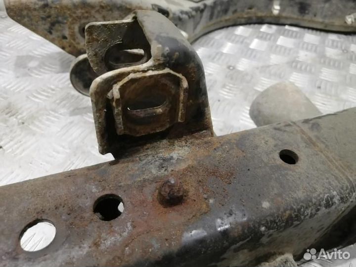 Подрамник задний Mercedes ML W163