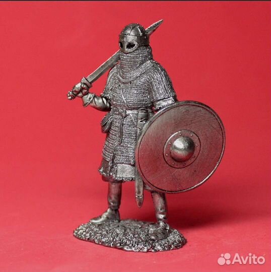 Оловянный солдатик викинг в доспехах 54мм