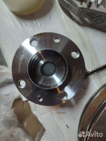 С тупица переднего колеса LADA ларгус