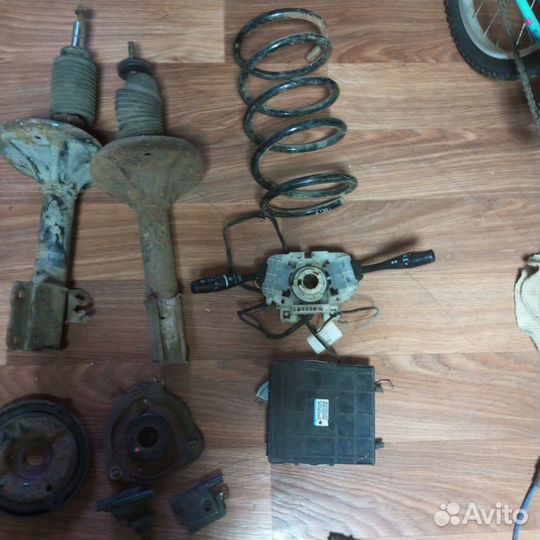 Запчасти MitsubishiOutlanderI