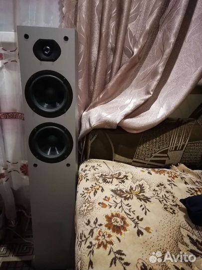 Напольные акустические колонки